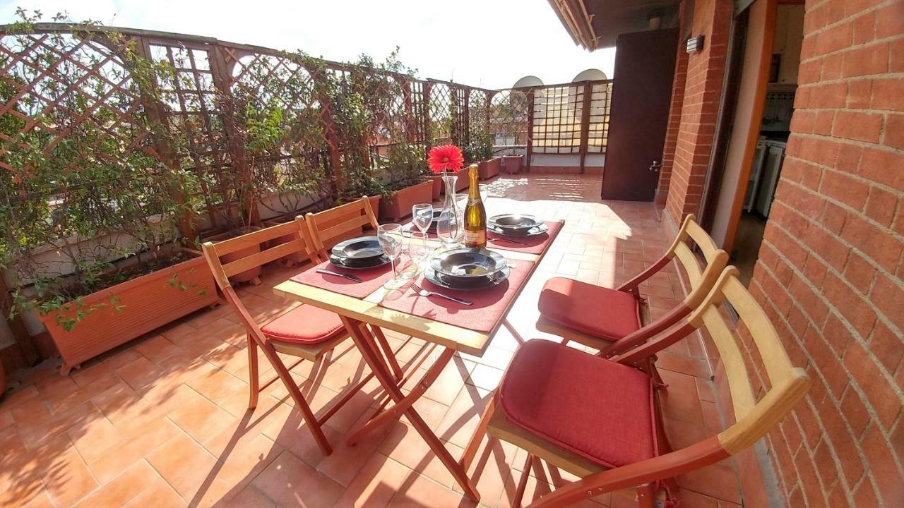 شقة Terrace22 - Delizioso Attico Ben Collegato روما المظهر الخارجي الصورة